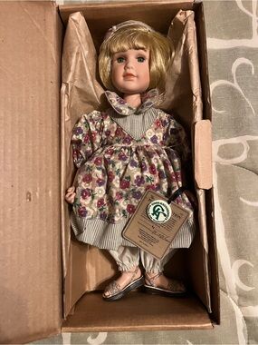The Boyds Collection Yesterday's Child Lynne 12in Premier Ed Ltd Removable 4821V
